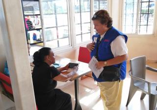 Orientan a viajeros sobre prevención de enfermedades 