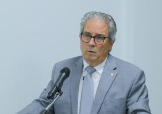 Ministro de Salud respalda proyecto de ley de etiquetado frontal para proteger la salud de la población
