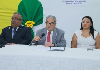 Minsa conmemora 25 años de la Dirección Nacional de Farmacia y Drogas