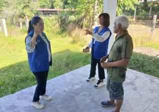 Equipo de Promoción de la Salud vista comunidad de Villa Alondra en Colón