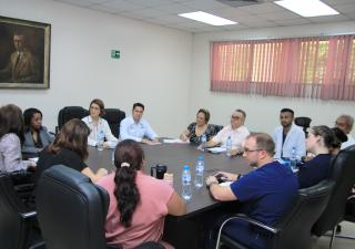 Médicos del Comando Sur se integran al Hospital Regional Nicolás A. Solano como parte de una alianza de Cooperación Internacional