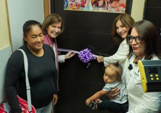 Inauguran consultorio de estimulación temprana en Centro de Salud de Alcalde Díaz
