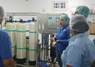 Minsa Los Santos realiza operativos de inspección en plantas embotelladoras de agua y fábricas de hielo