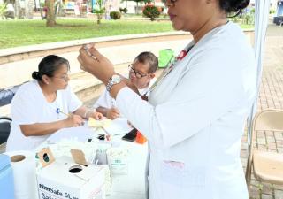 Minsa realiza vacunación contra la Neumonía en Chiriquí