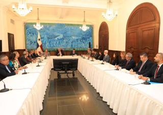 Presidente Mulino da seguimiento al plan de integración del sistema de salud