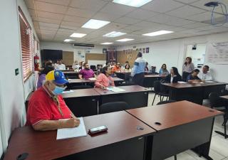 En la Región Metropolitana capacitan al personal de Salud en gestión de riesgo