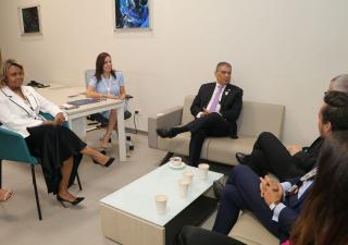 Ministro Sucre se reúne con autoridades sanitarias de España