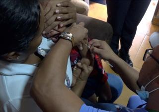 Casa por casa, en instalaciones educativas y de Salud se continúa la aplicación de la dosis contra el sarampión