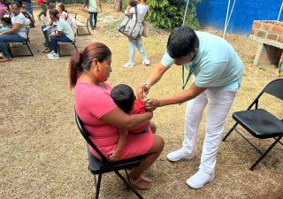 Personal de salud en Panamá Norte atienden en el Ñajú en Chilibre y vacunan contra el sarampión en Ernesto Córdoba