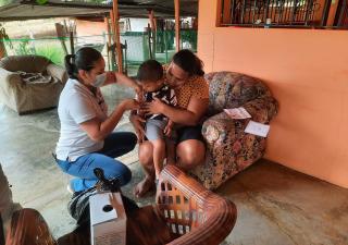 Más de 1,300 dosis contra el sarampión son administradas en Los Santos 