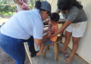 Salud continúa vacunación contra el sarampión en Bocas del Toro
