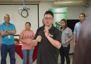 Funcionarios de la Metropolitana de Salud participan de taller para mejorar la comunicación y el trabajo en equipo
