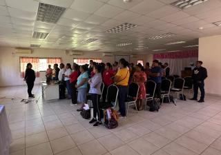 Salud capacita a manipuladores de alimentos en Chiriquí Grande