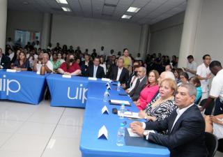 A través de un pacto candidatos presidenciales se comprometen en reforzar el sistema de salud
