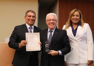 MINSA reconoce labor de profesionales de la salud en la lucha contra la Pandemia por COVID-19