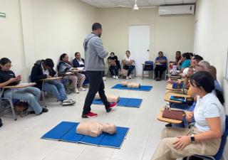 Colaboradores del Centro Materno Infantil de Antón se capacitan en primeros auxilios