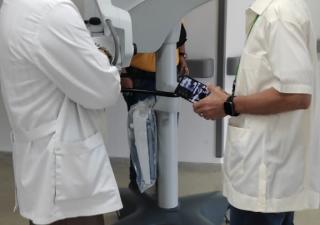 Ministerio de Salud recibe equipo para cirugías oftalmológicas
