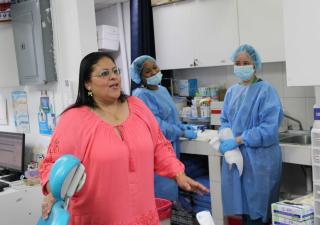 Recorren instalaciones del Centro de Salud de Torrijos Carter para constatar avances de ampliación de infraestructura y del nuevo mobiliario