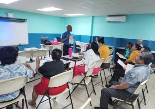 Minsa capacita a docentes de Colón para fortalecer la prevención del dengue