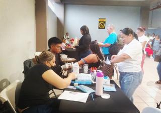 Población se beneficia con feria de carné para manipulador de alimentos  y operario de interés sanitario