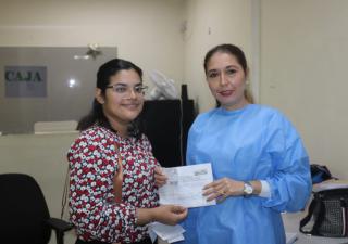 Realizan gran feria de carné blanco en el Centro de Salud de Santiago