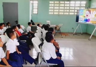 Minsa ofrece capacitación a estudiantes en lavado de manos y etiqueta respiratoria