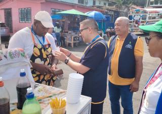 Minsa orienta y verifica negocios en fiesta religiosa del Cristo Negro en Portobelo