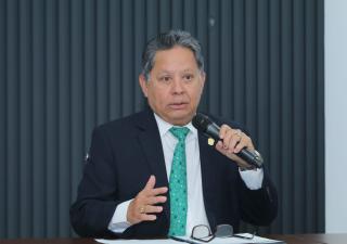 Analizan medidas para optimizar la formación y nombramiento de médicos internos