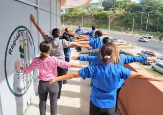 Funcionarios norteños de la Región de Salud implementan breves pausas activas