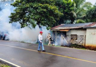 Minsa Chiriquí nebuliza centros educativos y áreas de carnaval