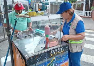  Minsa verifica el cumplimiento de las normas sanitarias en puestos de alimentos en Coclé