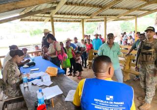 Minsa atiende comunidades de difícil acceso en Cerro Miguel