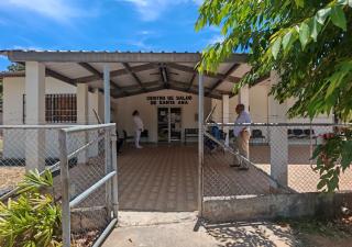 Director Regional de Salud evalúa condiciones y necesidades del Centro de Salud de Santa Ana