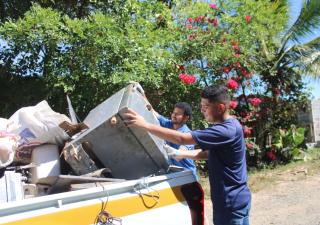 Exitosa jornada de chatarreo en Barriada Alto de Las Colinas fortalece la prevención de criaderos de mosquitos